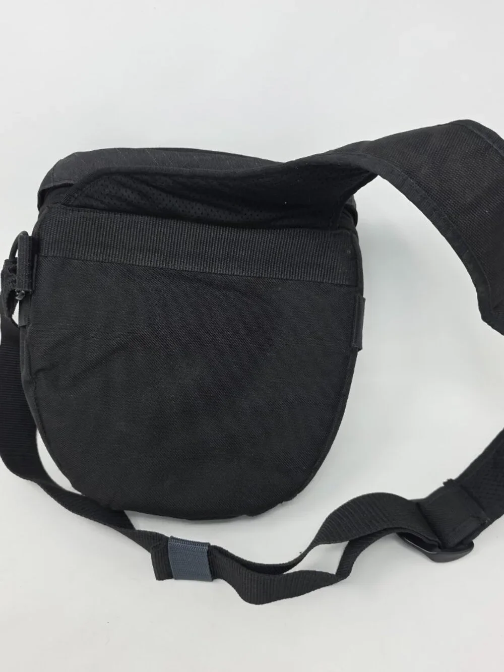 Tamrac Velocity 6X 5766 Crossbody Camera Bag Sling Black Gray Adjustable